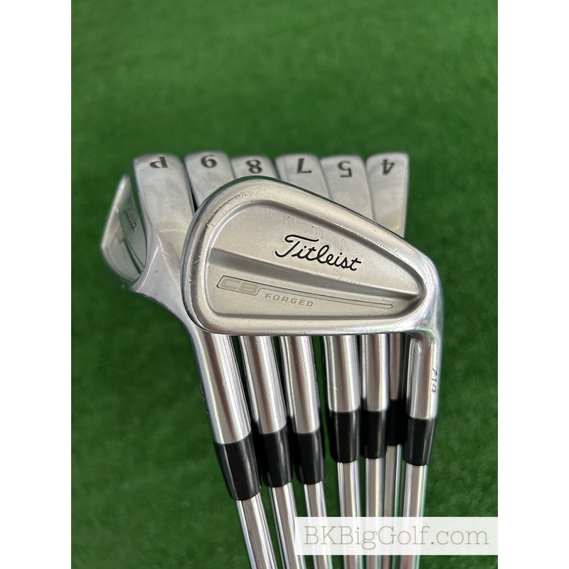 Titleist 714 CB Forged Iron Set 4-P / Dynamic Gold 120 Stiff